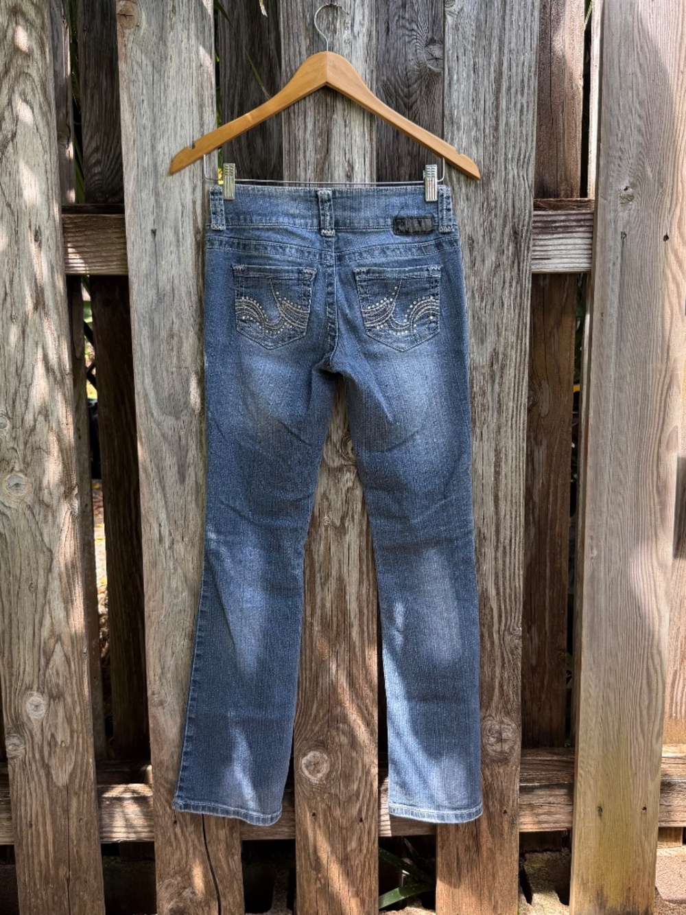 Grane Low Rise Jeans - Picture 2 of 3